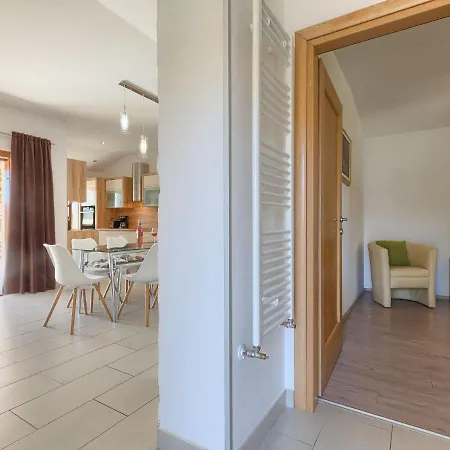 Florens - Roj469 By Interhome