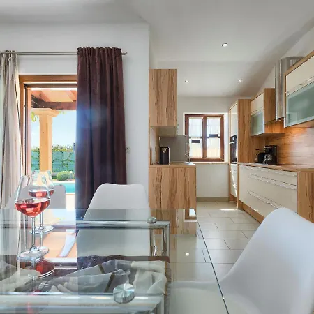 Florens By Interhome Hébergement de vacances Sveti Petar u Sumi