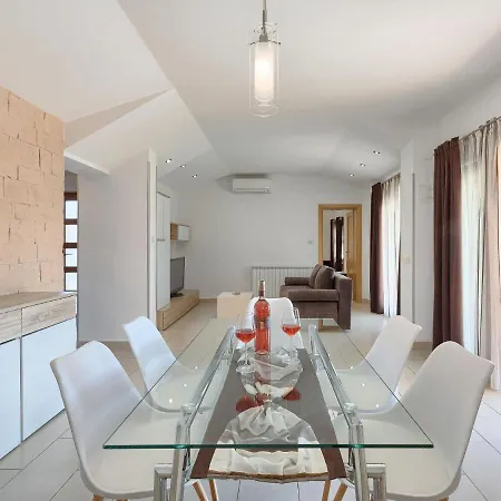 Hébergement de vacances Florens By Interhome Sveti Petar u Sumi