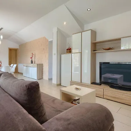 Florens - Roj469 By Interhome Sveti Petar u Sumi