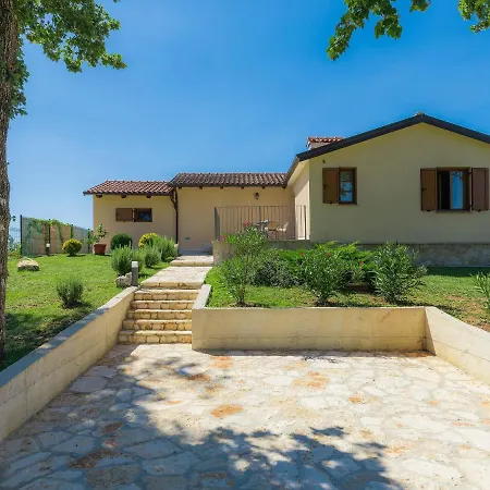 Florens - Roj469 By Interhome *