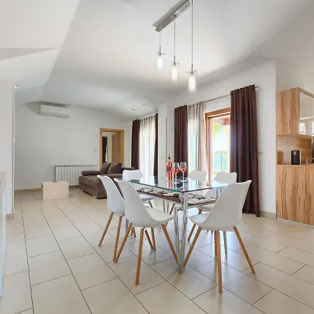 Hébergement de vacances Florens By Interhome Sveti Petar u Sumi