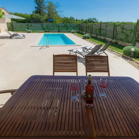 Hébergement de vacances Florens By Interhome Sveti Petar u Sumi